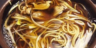 【立ち食いそば】コク深いつゆとのど越し最強麺がランデヴー！御成門『そば作』があんまり素敵だから何から伝えればいいのか分からない | ロケットニュース24
