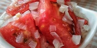【ドレッシングいらず】トマトサラダには「らっきょう」をかけよう！ | クックパッドニュース