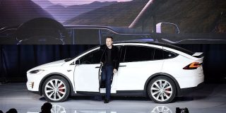 Teslaの死亡事故、直前にオートパイロットが車を加速－NTSBが予備調査発表 | TechCrunch