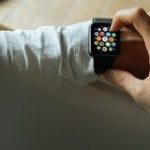 新型Apple Watchは「物理ボタン廃止」で防水性も向上か : IT速報