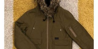 メルカリに出品した洋服がまだ売れていないのに高値でヤフオクに出品されていた「在庫リスクなしの転売か」「先物取引…（震え声）」 - Togetter