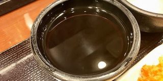 丸亀製麺で「天つゆ」がもらえるって知ってた？ しかも無料！ 通はノーうどんで「天ぷら定食」を楽しむ | ロケットニュース24