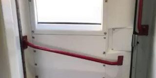 イギリスのHST（高速列車）のドアの開け方が独特すぎてびっくり「これが裏技じゃなくて正式な手順だなんて！」 - Togetter