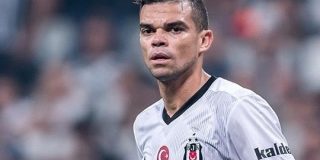 ベシクタシュ、財政難で元レアル・ペペや元バルサ・アドリアーノら主力退団へ…ペペはスタッフの給料を肩代わり : カルチョまとめブログ