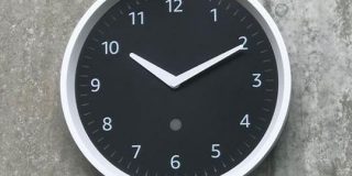 アマゾンの掛け時計「Echo Wall Clock」、米で発売「Alexa」のタイマーをLED表示 - CNET
