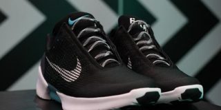 Nike、自動紐締めスニーカーの低価格版を来年発売へ | TechCrunch