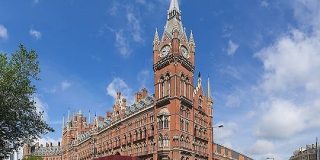 【悲報】海外の駅、美しすぎる：キニ速