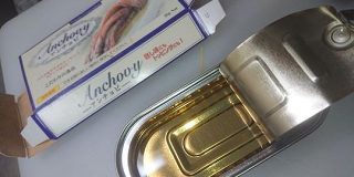 アンチョビの缶詰を開けてみたら中身がめっちゃ綺麗でもう笑うしかない「マジか（笑）」「こんなことあるの？」 - Togetter