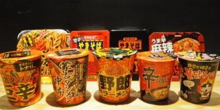 本当に辛いカップ麺はどれだ！激辛カップ麺9種をnomooo編集部で食べ比べてみた | nomooo