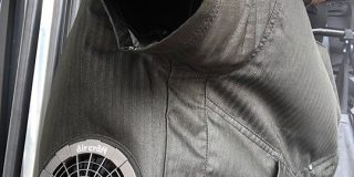 服にファンがついてる『空調服』ってどうなの？ 涼しいの？ 「汗のかきかた全然違う」「暑さ半減」 - Togetter