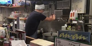心斎橋にある #ジョジョ 愛に溢れるラーメン屋、土曜日になると「オラオラオラオラ！」とDIO仕様の魂の湯切りが見られるのでぜひ - Togetter