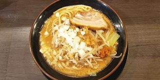 家系と二郎系が融合した「家系二郎」にラーメンの持つ無限の可能性を見た / 東京・六本木「ラーメン馬場壱家 智の陣」 | ロケットニュース24