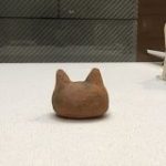 博物館に展示されていた縄文時代の土製品がまさかの猫形「この時代にネコっていたっけ!?」 – Togetter