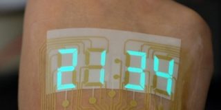 【もはやSF】南京大学の研究『皮膚に貼れるディスプレイ』が半端なくかっこいい「ほんとに近未来だ」「攻殻機動隊にありそう」 - Togetter