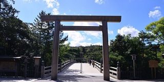 「観光地ってのは、物語が必要なんです」現代においてその役割を神や英雄ではなく、アニメ作品が担っている - Togetter