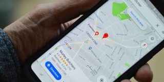 「スマホの位置情報の売買」は一大ビジネスと化しており、匿名化されたものからでも簡単に個人を特定することが可能 - GIGAZINE