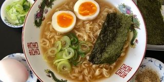 在宅勤務歴20年超、週5で袋めんを食べるライターが考案したレシピ5選を見てくれ - メシ通