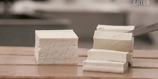 100年以上にわたりアメリカで「手作り豆腐」を作り続けているアメリカ最古の豆腐店のムービー - GIGAZINE