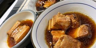 ローソン、ファミマ、セブンの「豚角煮」を食べ比べてみたら最強の肉発見！ コラーゲンたっぷりで激ウマだったのがコレだ!! | ロケットニュース24