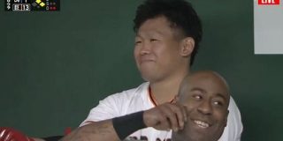 野球の試合中のベンチを写したこの画像、少し見方を変えると異常な状況に見えてくる件「クソワロタ」「完全にそう見えた」 - Togetter
