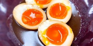 「ラーメン屋に負けない味」を追求した結果→「作り方教えて」と本職からお願いされた半熟味玉レシピ｜まいどなニュース