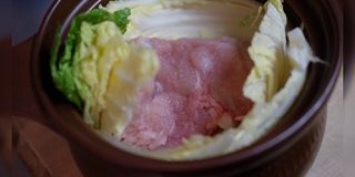 鶏胸肉を白菜で包んで鍋に入れるだけでしっとりジューシーに！「今日絶対やる」 - Togetter