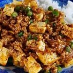 中華なカレー味で白飯食べすぎちゃう「マーボー風キーマカレー」は崩れにくい焼き豆腐推奨 – メシ通