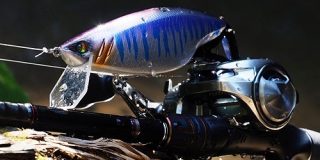 魚が食いつくまでのルアーの動きや水中環境をデータ化し「釣りの秘密」を探るIoTルアーが登場 | TechCrunch