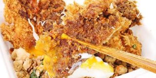 ザクッ＆ジュワッなチキンカツに本格タイ料理のピリ辛ガパオを合わせたかつや「鶏ガパオダブルチキンカツ丼」試食レビュー - GIGAZINE