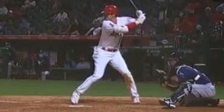 大谷翔平、5試合ぶりの35号！ゲレロJr.に3本差　休養効果でスランプ完全脱出の豪快弾｜MLB NEWS