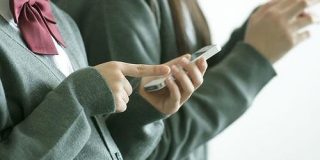 女子中高生に「カップル」のYouTuberやTikTokerが人気な理由 - CNET