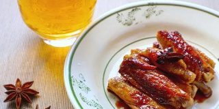 フライパンで5分。甘辛たれの「手羽焼きの魯肉飯風」がビールにめちゃ合う - メシ通