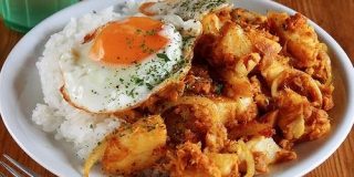 フライパン1つで10分以内。ヤスナリオの「ドライカレー」スピードレシピまとめ - メシ通