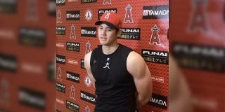 宇髄天元と大谷翔平選手は身長・体重がかなり近いらしいんだけど、幾ら積めば天元様のコスプレしてくれるんですか？ - Togetter