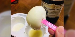 ウイスキーをかけると破壊的なうまさになるバニラアイスは雪見だいふくだと判明→さっそくやってみた - Togetter