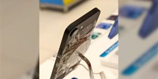 iPhone 16eの展示方法が脳筋すぎる→「10万円レベルの扱い方じゃない」「MagSafe搭載すればよかったのに」 - Togetter