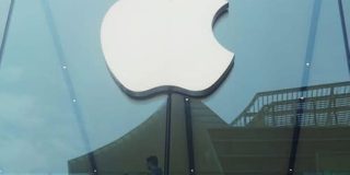 折りたたみ「iPhone」の登場は2026年か、著名アナリストが新情報 - CNET