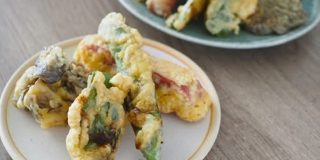 ランチョンミートと少ない油で衣モチモチ「揚げ焼き天ぷら」沖縄感あるおつまみレシピ - メシ通