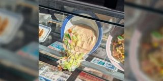 猛暑の影響で食品サンプル溶けてしまったというポストが複数「食品サンプルって溢れることあるんだ」 - Togetter