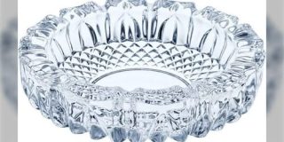 これを見た時の反応→10代「オブジェ？金魚入れるやつとか…？」20代「王冠？あー灰皿？」30代以降「灰皿だね」證券マン「これ避けないと死ぬんだよね」 - Togetter