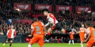 オランダ人「馬鹿げてる」上田綺世、11戦13ゴールも現地解説者が「プレミアでは決められない」発言で現地サポが激怒【海外の反応】 | NO FOOTY NO LIFE