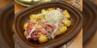 サイゼリヤでポテトや生ハムを組み合わせて「エストレジャードス」というスペイン料理を作ってみたら美味かった「サイゼの真髄はアレンジにある」 - Togetter