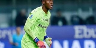 日本代表GK鈴木彩艶、都内で左手手術し全治3~4カ月の見込み…パルマ公式が発表 : カルチョまとめブログ