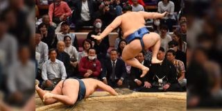 大相撲九州場所で「大の里のぴょんと飛ぶ姿」の画力が強すぎる 「アフガン航空相撲」や「SUMOU」を想起する声も - Togetter