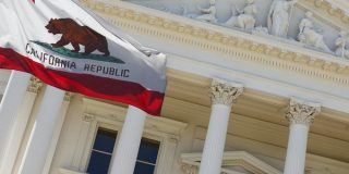 カリフォルニア州が独自の「AI規制」を施行「壊滅的リスク」への説明責任を義務化 - ZDNET