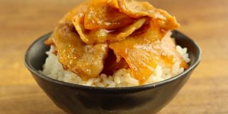 煮込みはあきらめた日の大根。花椒とラー油で痺れる冬の10分メシ「麻辣豚バラ大根炒め」 - メシ通